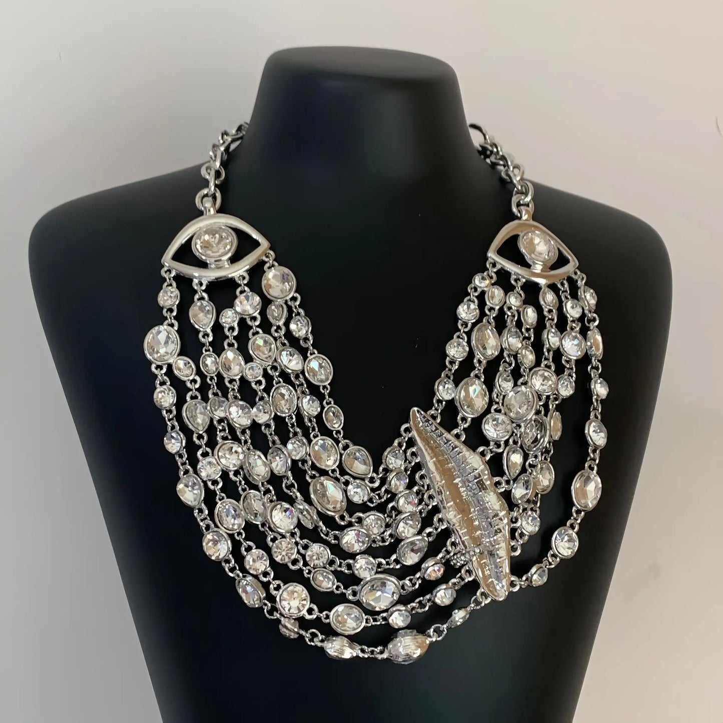Vintage Multi-Layer Rhinestone Luxury Lip Eye Pendant Choker Necklace