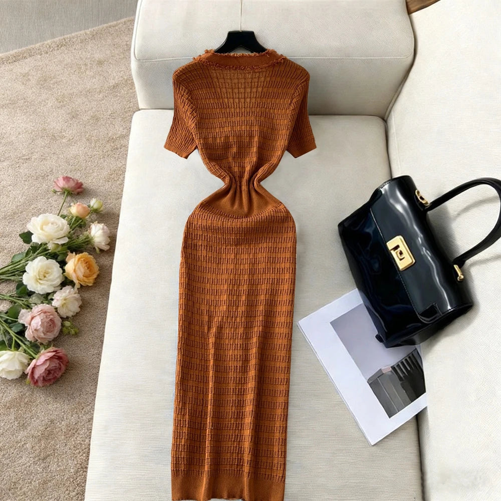 Short Sleeve Designer V-Neck Pearl Button Knitted Dress