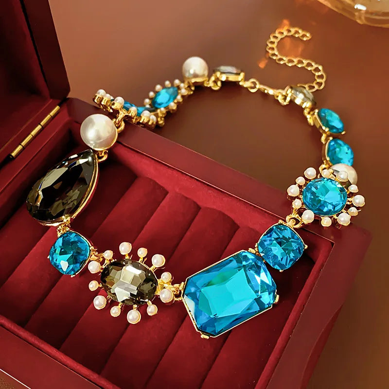 Vintage Exquisite Imitation Pearl Flower Earrings and Rhinestone Pendant Necklace Set