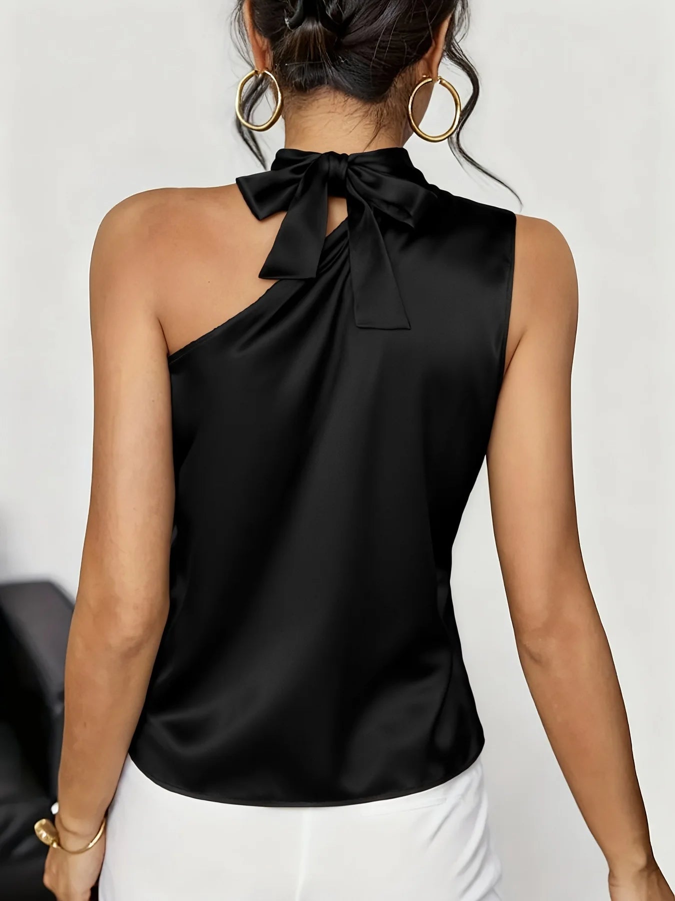 Satin Turtleneck Bow Lace Up One-Shoulder Design Sleeveless Blouse