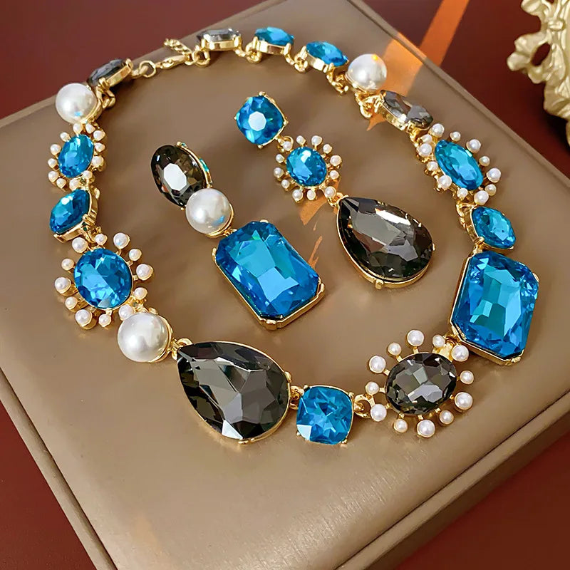 Vintage Exquisite Imitation Pearl Flower Earrings and Rhinestone Pendant Necklace Set