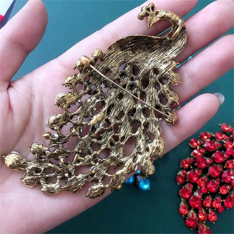 Women's Exquisite Rhinestone Peacock Brooch Pin