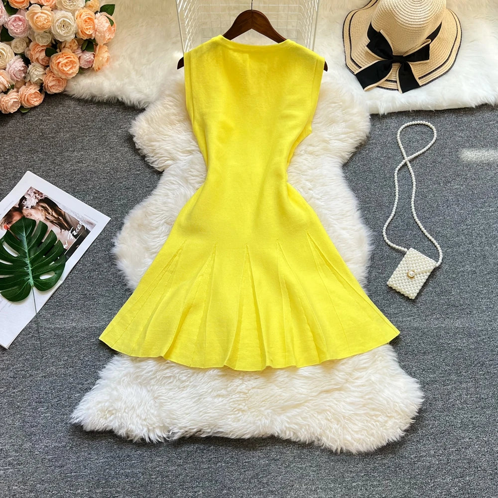 Pleated Scoop Neckline Slim Waist A-line Dress