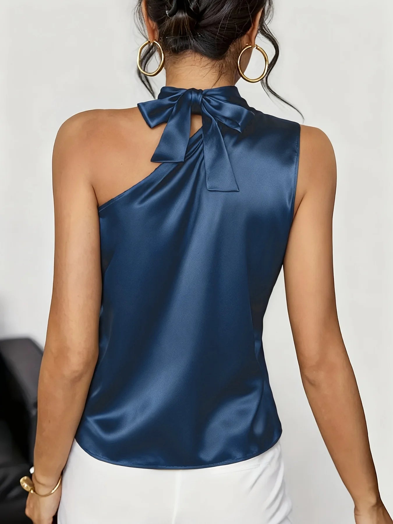 Satin Turtleneck Bow Lace Up One-Shoulder Design Sleeveless Blouse