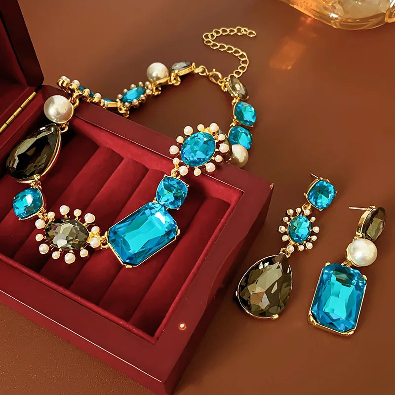 Vintage Exquisite Imitation Pearl Flower Earrings and Rhinestone Pendant Necklace Set
