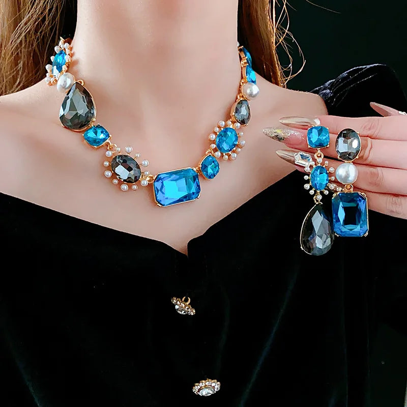 Vintage Exquisite Imitation Pearl Flower Earrings and Rhinestone Pendant Necklace Set