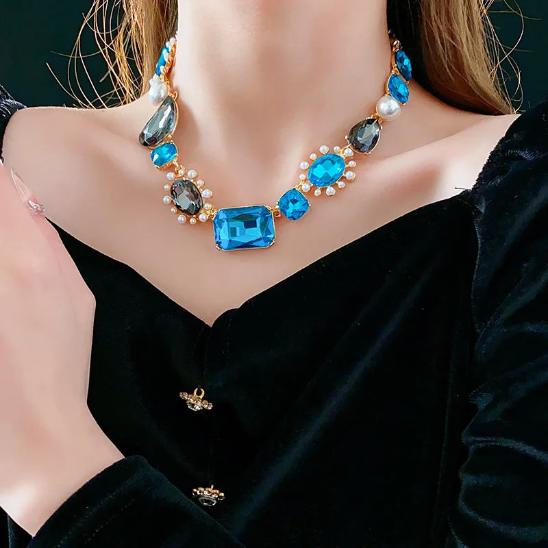 Vintage Exquisite Imitation Pearl Flower Earrings and Rhinestone Pendant Necklace Set