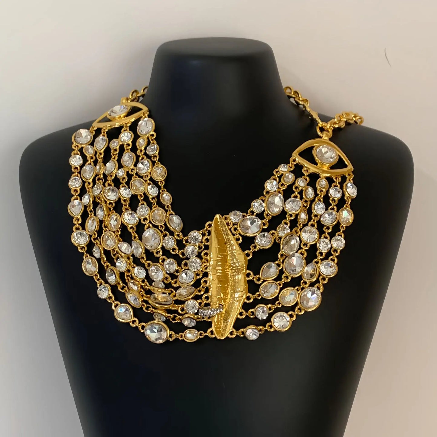 Vintage Multi-Layer Rhinestone Luxury Lip Eye Pendant Choker Necklace
